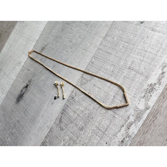 Vintage Avon Sparkling Crystal V-Shaped Necklace And Dangle Earring Set, In Box - Picture 4 of 8